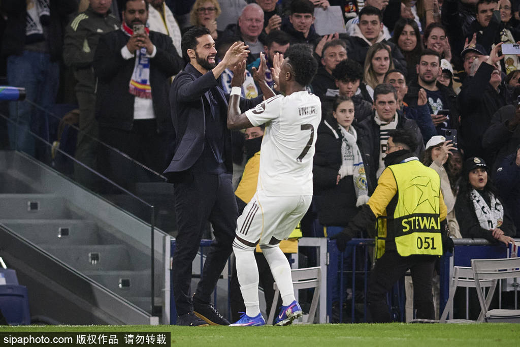 王牌小熊满血复活!1球2助+造乌龙 与皇马球迷重归于好